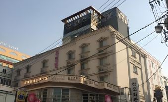 5. 프린스모텔..