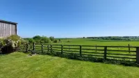 Garth Cottage-spacious family and dog friendly, two bedrooms both with ensuites.