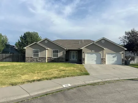 Legacy Park Retreat: Cozy 3BR Home in a Cul-De-Sac!