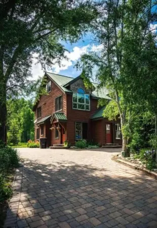 The Kebler Home: Walk to Elk Ave! Dog Friendly! Отели в г. Крестед-Батт