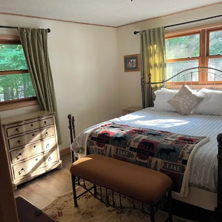 A Private Lake Estate on Eagle River Chain - 1 mi from Downtown Отели в г. Игл Ривер