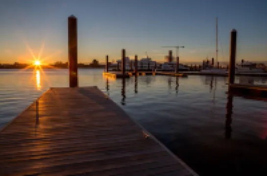 Charlestown Houseboat Walk to attractions Be rocked to sleep