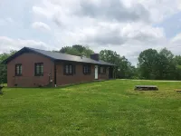 Rustic 3 Bedroom House- Classic West Virginia Mountain View Hotels near Walmart Supercenter