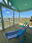 New! Drift away in Bayfront 2-bedroom Turquoise cottage Hotels in Seadrift