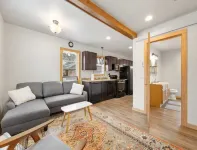 Cute Custer Cottage - Walk to restaurants and shopping
