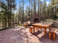Mountain retreat-with deck, grill and outdoor fun-easy 3.4 miles to ski lift!