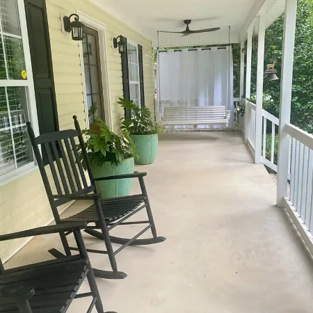 Cozy cottage in Salem with a short drive to Auburn/Opelika Al or Columbus, Ga