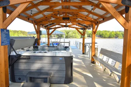 Blue Heron Haven on High Rock Lake - Hot Tub on Dock- Lakeside Firepit & Arcade!