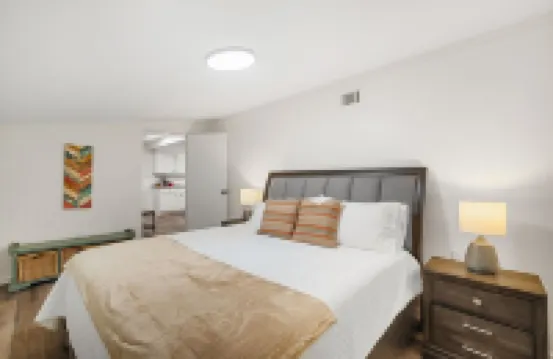 The Prince George House / Midtown Home / Close to Forest General Hospital & USM!