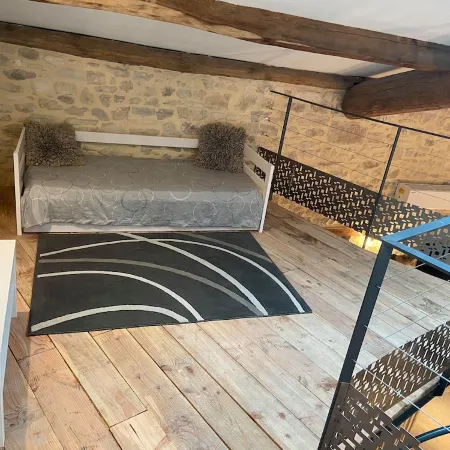 Gîte Léonie " Entre Cèze et Ardèche " 30430 BARJAC