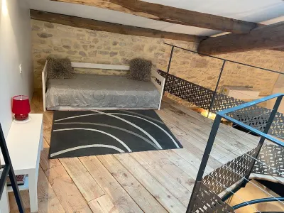 Gîte Léonie " Entre Cèze et Ardèche " 30430 BARJAC