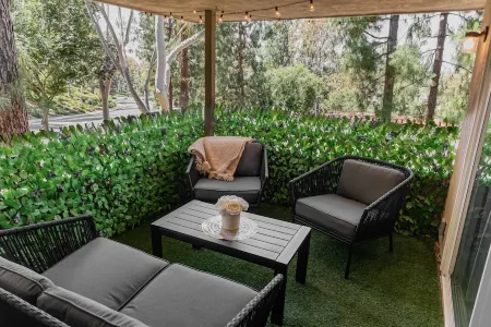 Chic Nest parent’s favorite! Irvine, Laguna, Best location!