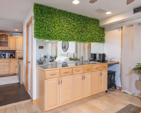 Stay in comfort and style! Encore Private Suite + Free parking! Close to Boston! Hoteles en Everett