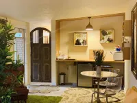Elegant Beach Studio - rocket launch view, private patio, hammocks