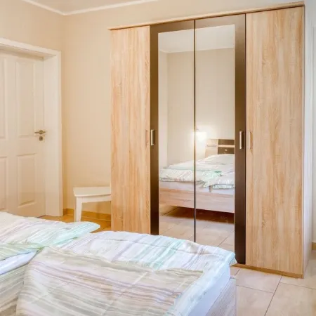 200 m to the natural beach, family friendly EC-apartment with terrace, W-Lan