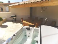 The oustaou of Sandrine Hotels in Valreas