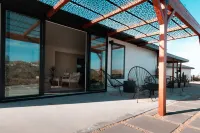 Calico Landing • Joshua Tree Oasis with Pool, Spa & Panoramic Desert Views