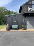 The Barn studios with a view near Monticello and wineries! 버지니아 대학 주변 호텔