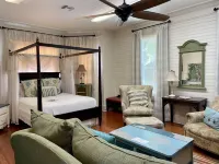 In the Heart of Apalachicola~Walk Everywhere!~Gypsy Gem~Majestic Jewel Inn