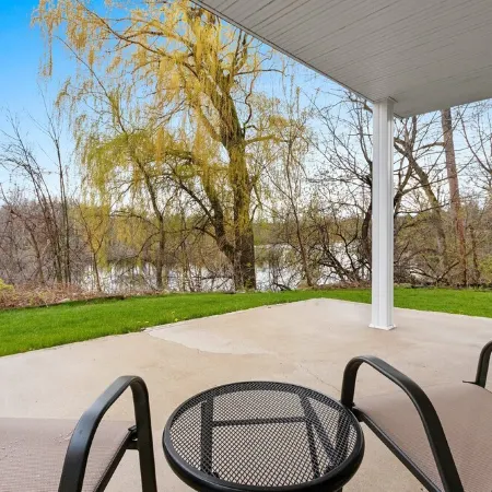 Beautiful Door County, Sturgeon Bay Home.  Fully Stocked