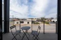 Studio Haven in Magic City! l Private Balcony!