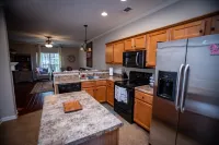 4 BEDROOM 2.5 BATH CLOSE TO CAMPUS AND THE SQUARE.