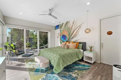 Stunning Luxury Home in Artsy Winter Park featuring Nintendo-Themed Game Room!