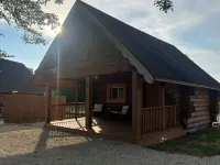 Yellow Banks Log Cabin With Waterfront Views