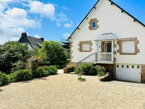 Belle Maison Bretonne 10 Couchages Entièrement Équipée Hotels in Tregastel