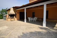 Granny Cornelia's accommodation Отели в г. 