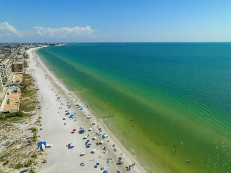 Welcome to the "Mad Mermaid" Condo in beautiful Madeira Beach, Florida!