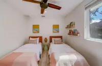 LUXURY CUSTOM POOL HOME ON 1 ACRE 5 MINUTES TO BEACH Calvary Chapel Fellowship 주변 호텔