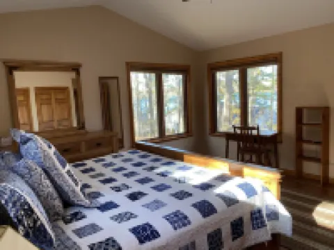 Traverse City @ Rennie Lake  .. Idyllic Lakefront Retreat ..  CC49 ... Perfect!