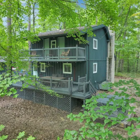 TWO CABINS in Hocking Hills! Lake, Hot tub, Horseshoes, Tetherball and More!