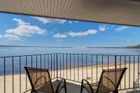 Spectacular Beach Front View (310)