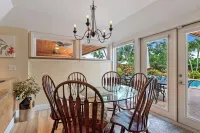 Tropical Oasis ~ Game Room ~ Spectacular Gardens ~ Heated 32' Saltwater Pool - Wifi