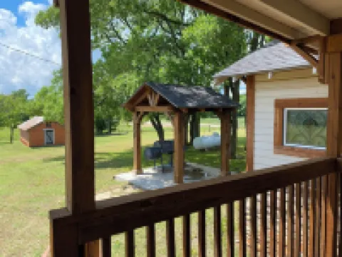Cozy retreat with countryside views, Patch of Heaven is the place for you! Hotels in McClain County