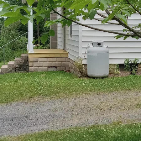 Peaceful Country Farmhouse Located in a Private Nature Setting