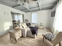 Charming, luxe, modern home near Naval base, Six flags, Casino, Gurnee Mills Hotels in Waukegan