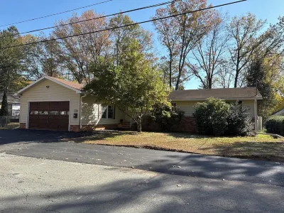 Guest Suite 2-Bedrooms with AC, Hot Tub and WiFi in Peaceful Matamoras,