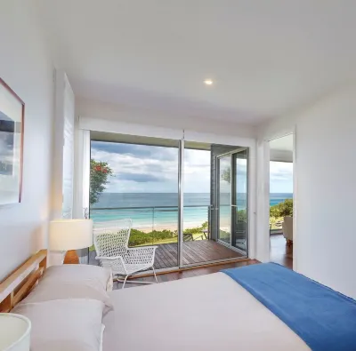 'Coopernook' absolute beachfront property on stunning Blueys Beach