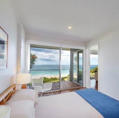 'Coopernook' absolute beachfront property on stunning Blueys Beach