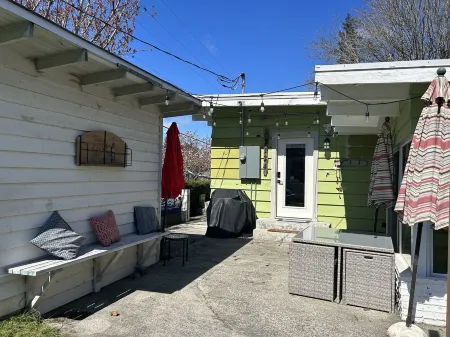 Wine Down - Perfect Family getaway! 2 minutes from the beach!