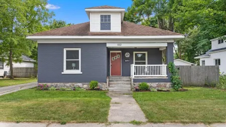 Charming Home Near Downtown and Golf Courses