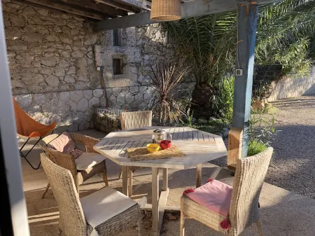 Charming house near the sea and Narbonne Отели рядом с достопримечательностью «Camping Paradis Soleil d'Oc»