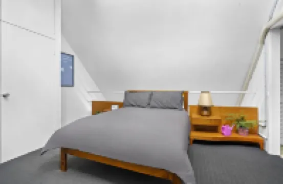 The Warbling Magpie Hotels near The University of Melbourne