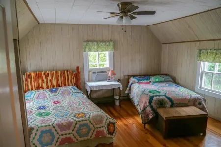 The Weber Farm - Enjoy a beautiful 100 acre farm! Отели в г. Perry County