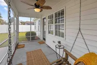 4 Br Home 5 Mins to DT Game Room 5 Stars