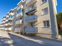 Les Amandiers Hotels near Botanic Seyne