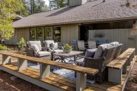 Newly Renovated & Listed! Across from SHARC & Walk to Village! 10 SHARC PASSES
